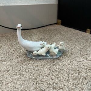 Lladro LITTLE DUCKS AFTER MOTHER